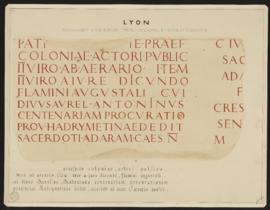 Planche « Monument à un Romain, prêtre de l’autel de Rome et d’Auguste » - Lyon
