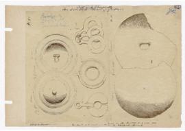 Planche de dessins d'objets : pendeloques et disques en bronze