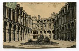 69   SAINT-GERMAIN-EN-LAYE. - La Cour du Musée