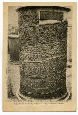 
St GERMAIN-EN-LAYE – Le château, Colonne Trajane. Originale en marbre, à Rome 113 après Jésus Ch...