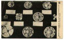 MUSEE GALLO-ROMAIN DE SAINT-GERMAIN-EN-LAYE.  377 Fibules de l’Epoque franque.