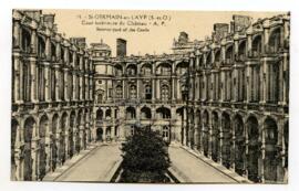 14 – St-GERMAIN-en-LAYE (S.-et-O.) / Cour intérieure du Château – A.P. / Interior yard of the Castle